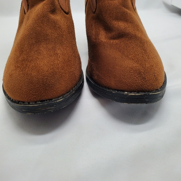 1st Kiss Women's Size 7.5M Brown/Orange Pull On Suede Ankle Booties Elastic Side - Picture 3 of 11